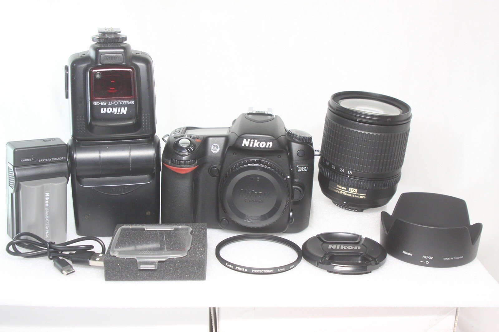 Nikon D80 一眼レフカメラ 18-135 1:3.5-5.6G ED Nikon D80 一眼レフカメラ 18-135 1:3.5-5.6G ED ニコン AF-S DX