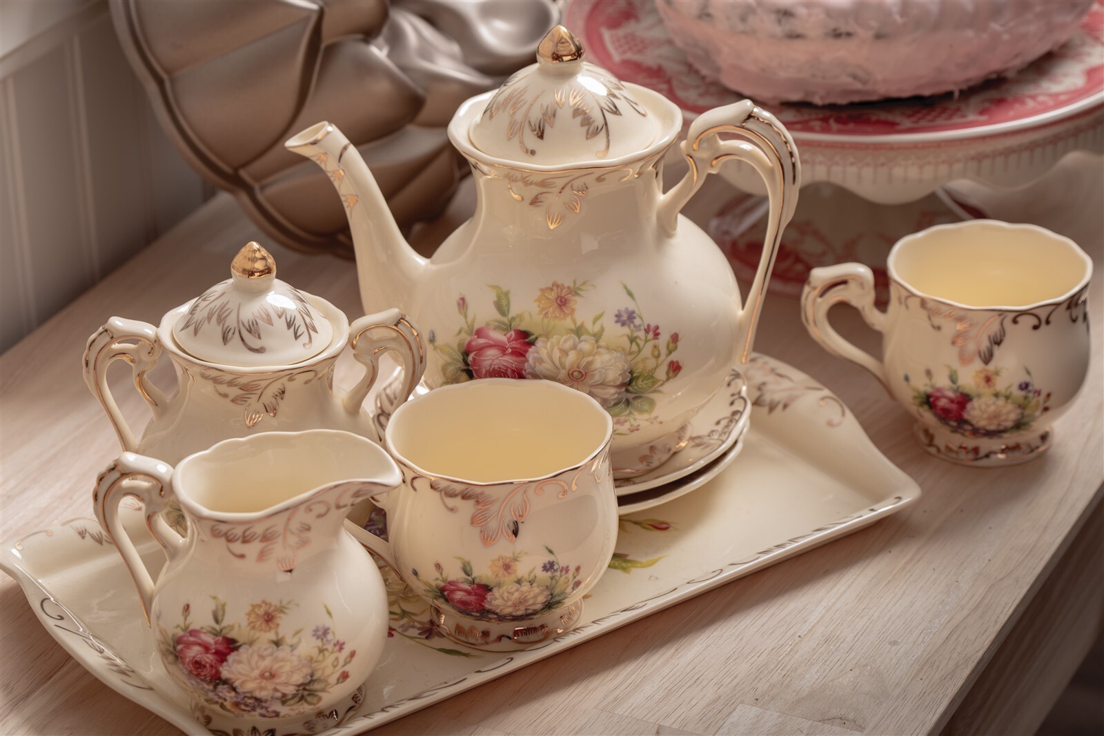 ビクトリアンのコーヒーポット Cheltenham ビクトリアン エンボスの