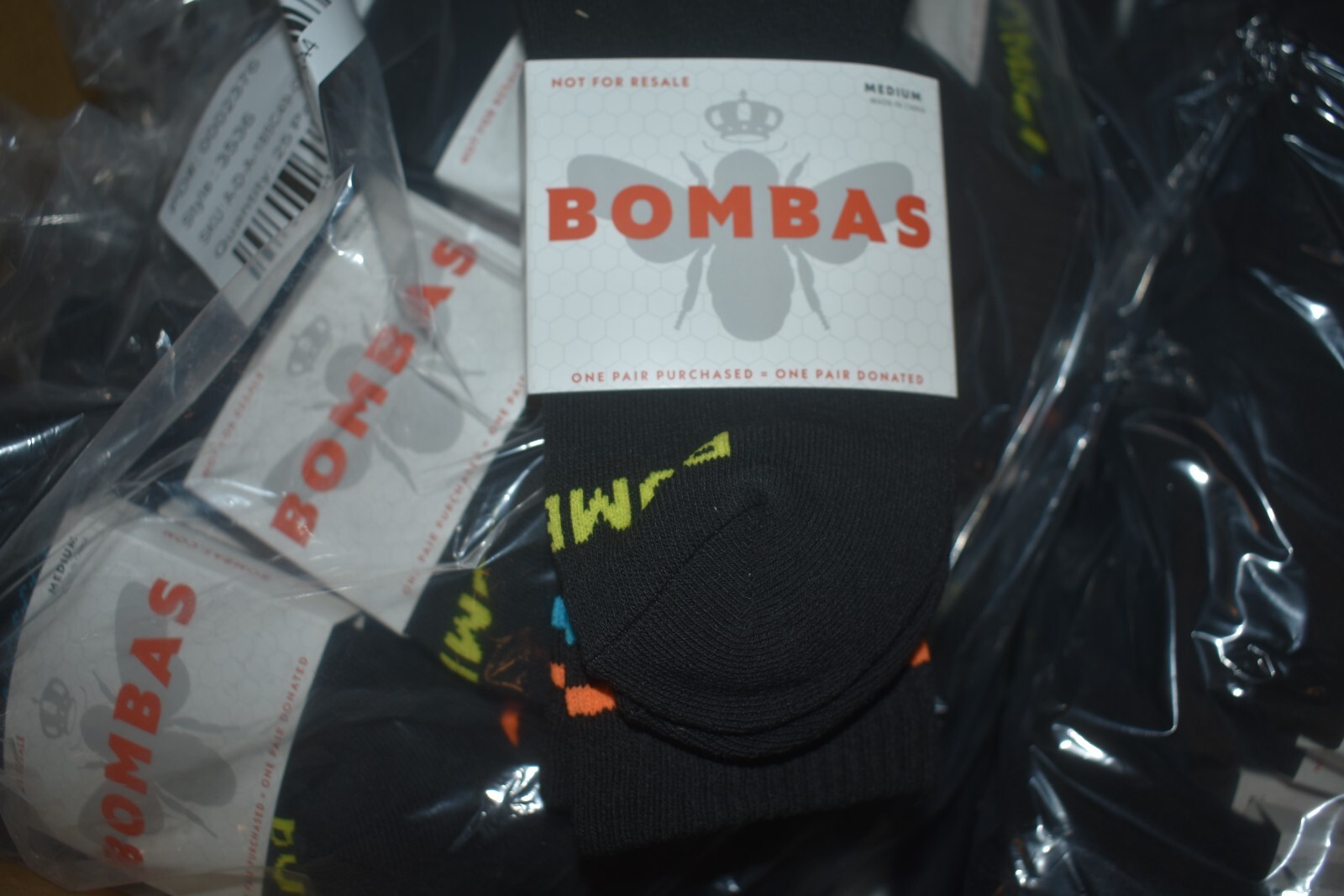 Pre-owned Bombas Black Crew Calf Socks Adult M With Honeycomb Arch Support Case 250 Pair