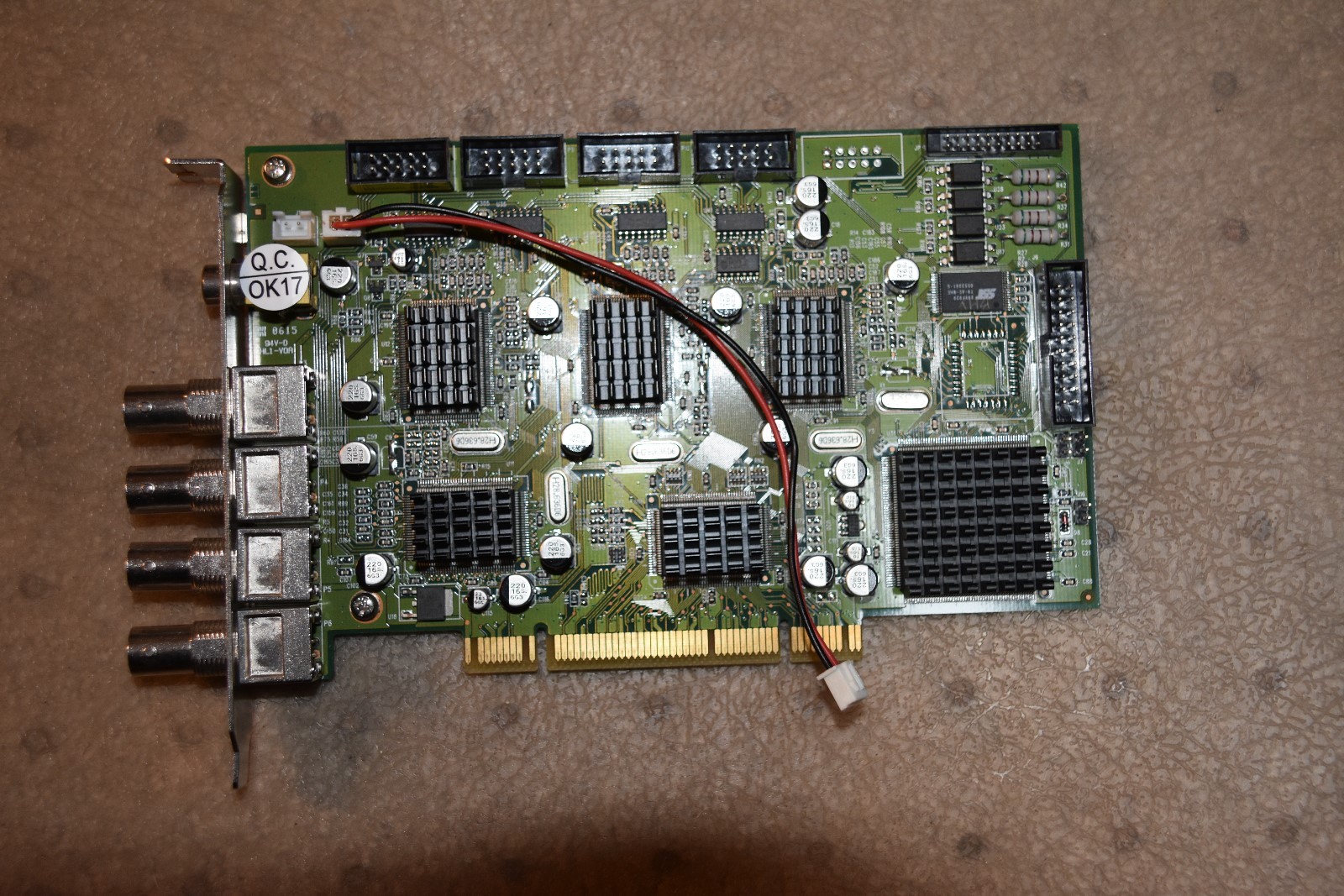 AverMedia NV5000 4 Port PCI Video Surveillance DVR Capture Card Bundle