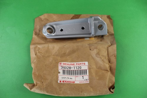 スゥ2828 NOS ORIGINAL KAWASAKI ZX600 ZX900 ZX1000 RIGHT FRONT STEP