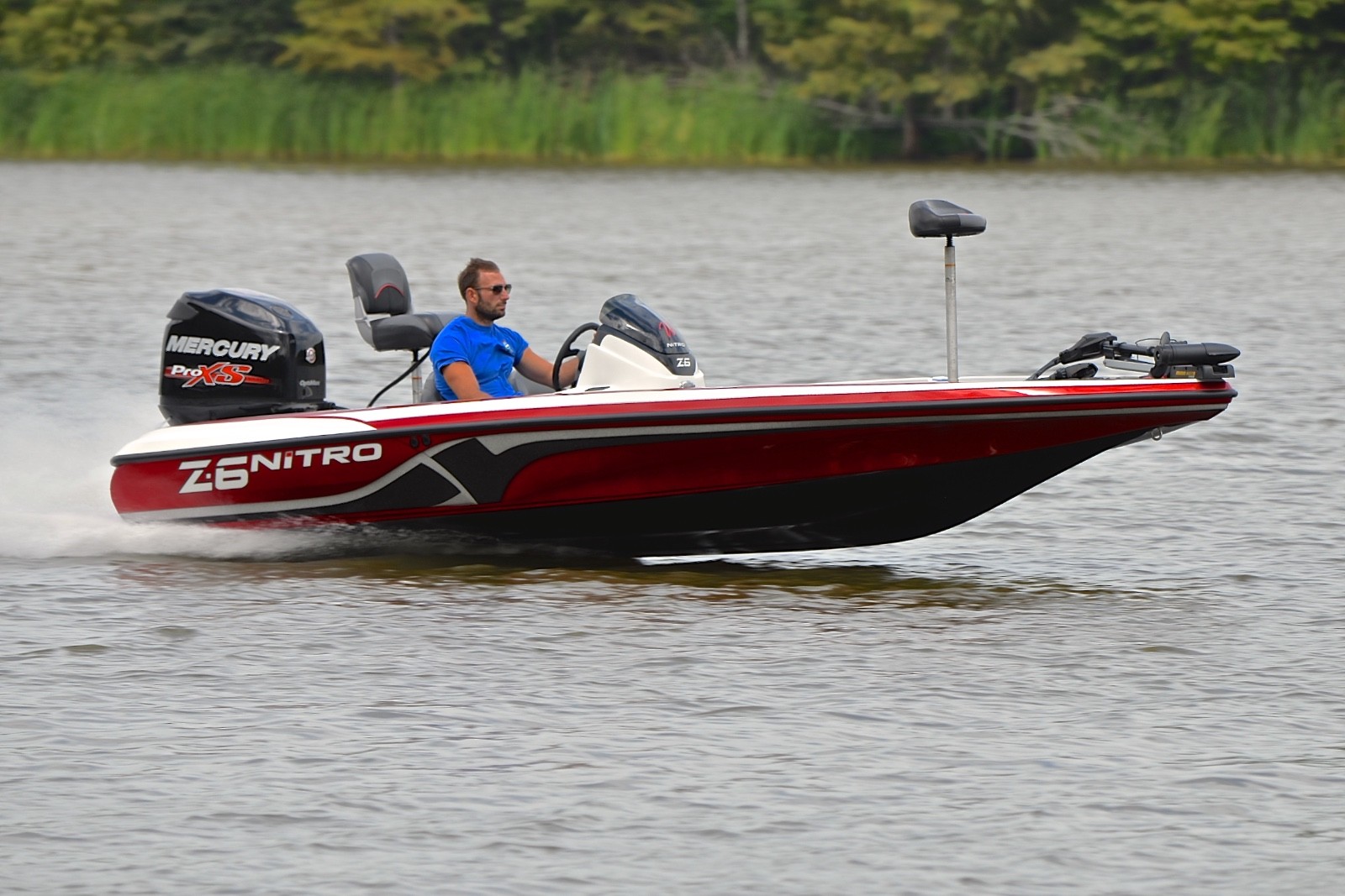 NITRO Z-6 ... VERY CLEAN ...ONLY 40 HOURS