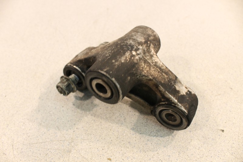 1998 Kawasaki Ninja ZX7R ZX750P DOGBONE REAR SHOCK MOUNT
