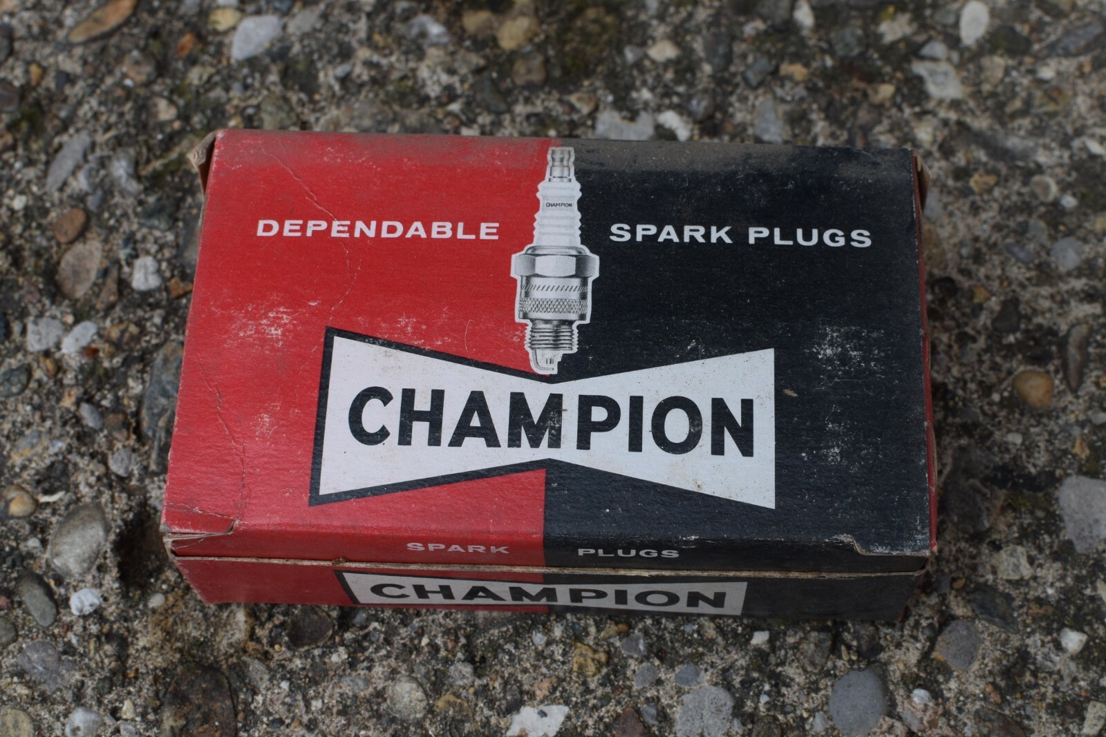Vintage Champion Spark Plugs UD-16 10 Plugs New In Original Box NOS