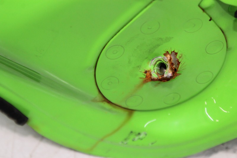 21-24 KAWASAKI NINJA ZX10R GAS TANK FUEL CELL PETROL RESERVOIR