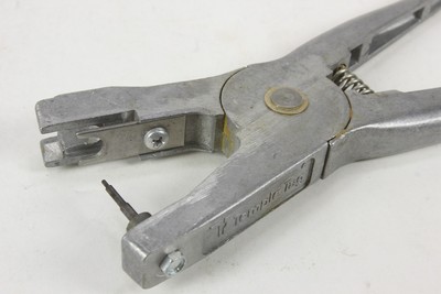 Temple Tag Brand Unused Ear Tagging Tool Tagger Livestock Ranch Farm