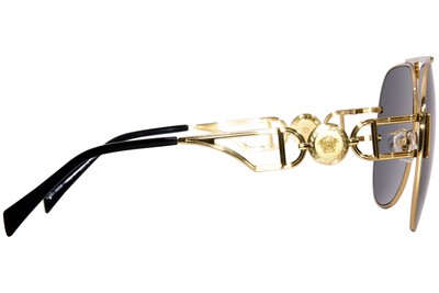 Pre-owned Versace Ve2255 1002/87 Sunglasses Gold/dark Grey Lenses Pilot Shape 63mm In Gray
