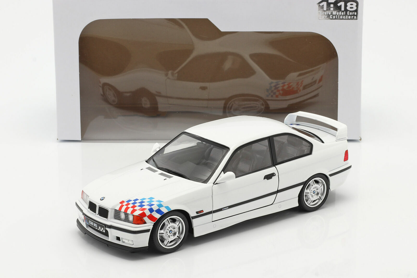 BMW M3 ホワイト 1/18スケール 1/18 Solido BMW E36 M3 Coupe Lightweight (White with