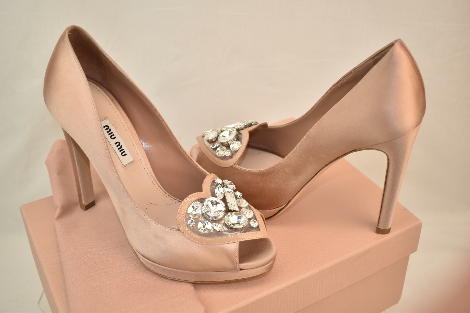 靴 Prada has MIU MIU s-l400.jpg