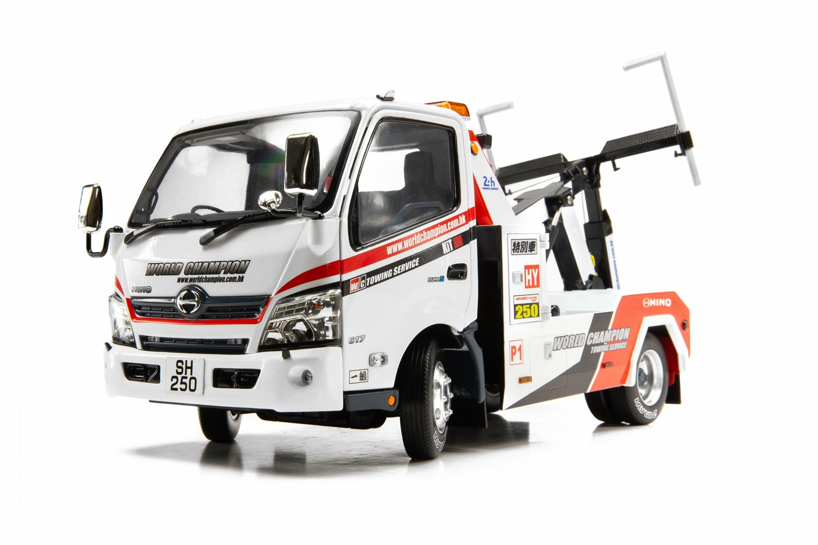 TINY City Hong Kong Hino 300 World Champion Tow Truck Scale