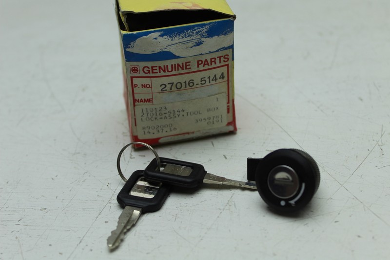 10袋 1988-1990 KAWASAKI NINJA ZX10 ZX1000 TOOL BOX LOCK ASSY W