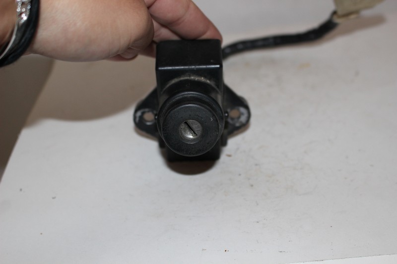 KAWASAKI KZ1000 IGNITION SWITCH LOCK NO KEY (TIG241) Z5134 | eBay