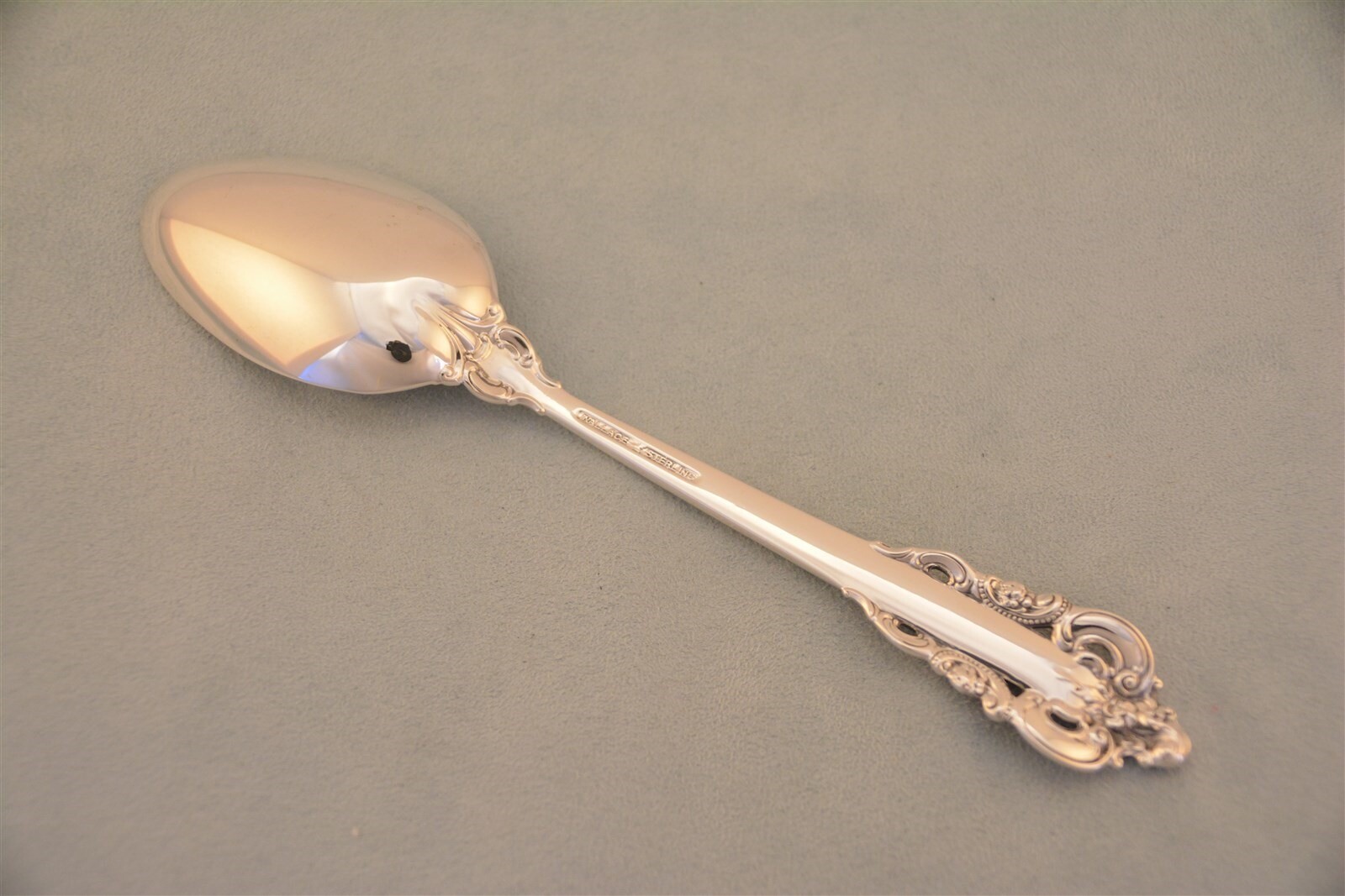 Wallace Grande Baroque Sterling 6-7/8" Oval Soup Dessert Spoon No Monogram