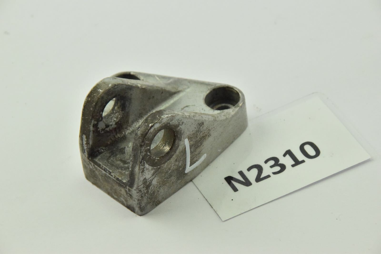 Kawasaki GPZ 1000 RX ZXT00A Bj 1988 - Footrest Bracket Front Left