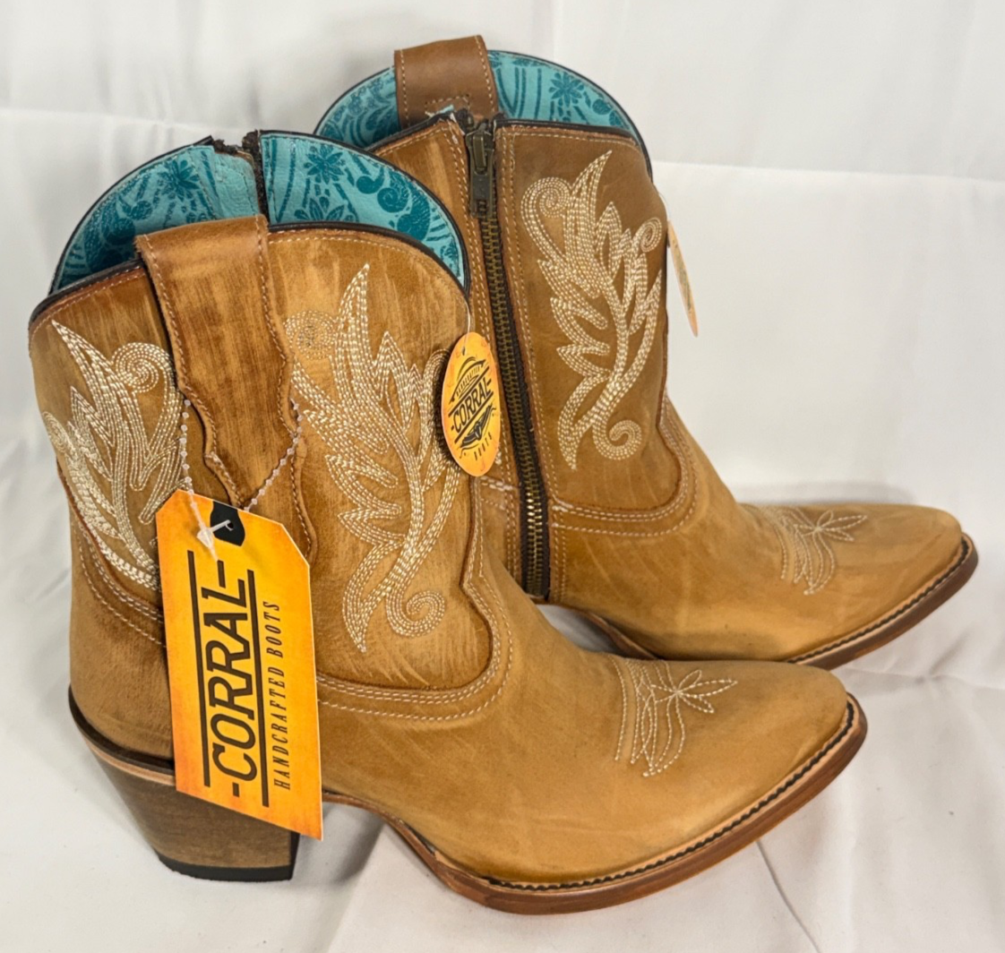 Corral Boots Golden Embroidered Snip Toe Booties Women's Size 9 M A2418 NEW