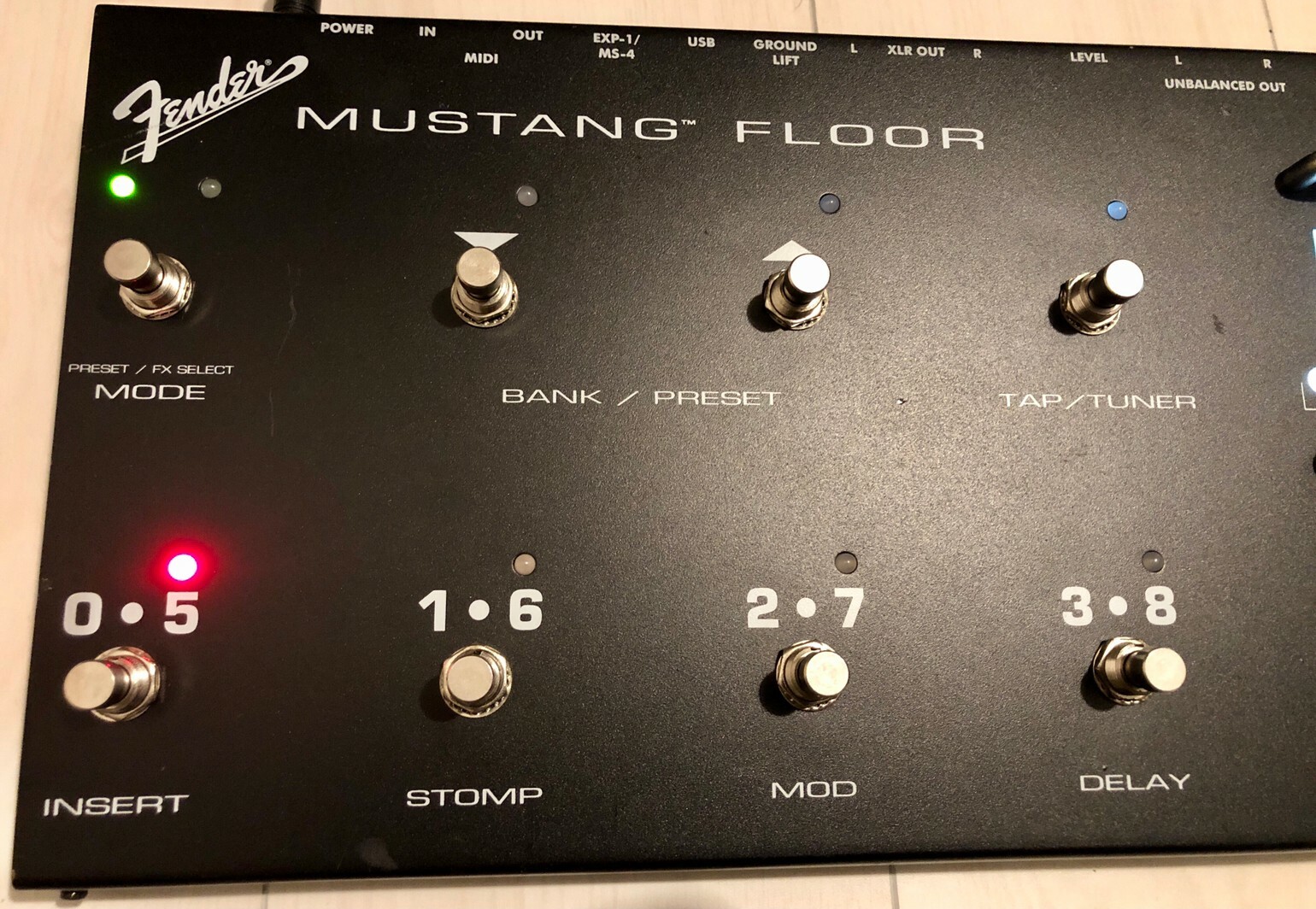 ギター Fender Mustang Floor Fender Mustang Floor Multi-Effects Pedal | zZounds