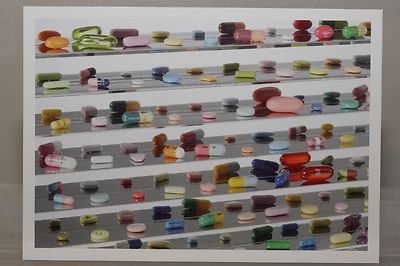 DAMIEN HIRST: 
