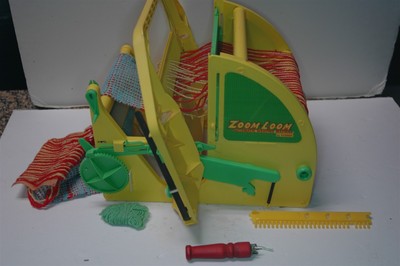 VINTAGE KENNER ZOOM LOOM AUTOMATIC WEAVING MACHINE 1968