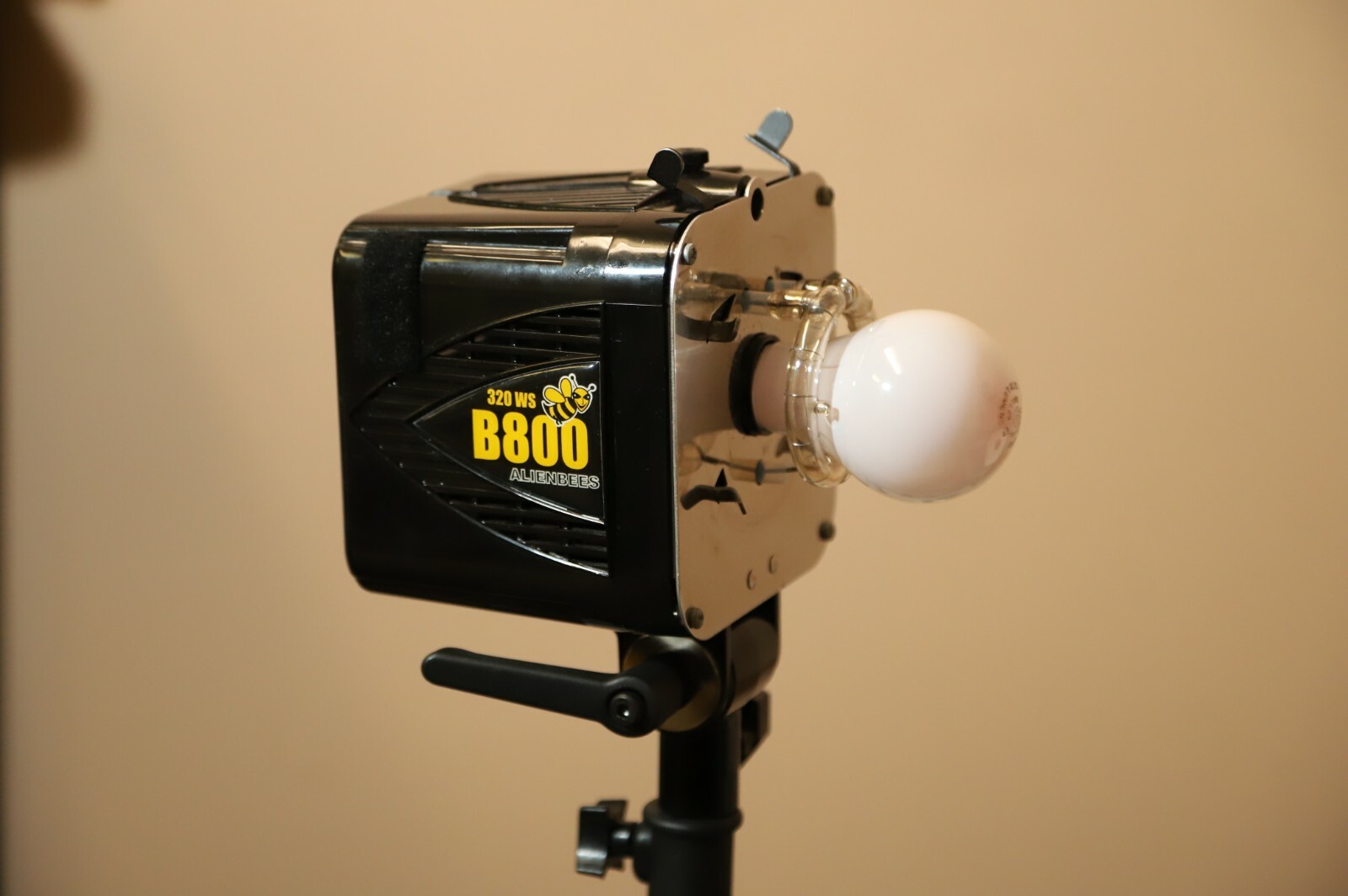 Paul C. Buff Alienbees B800 Flash Unit Head Black Alien Bees Bee