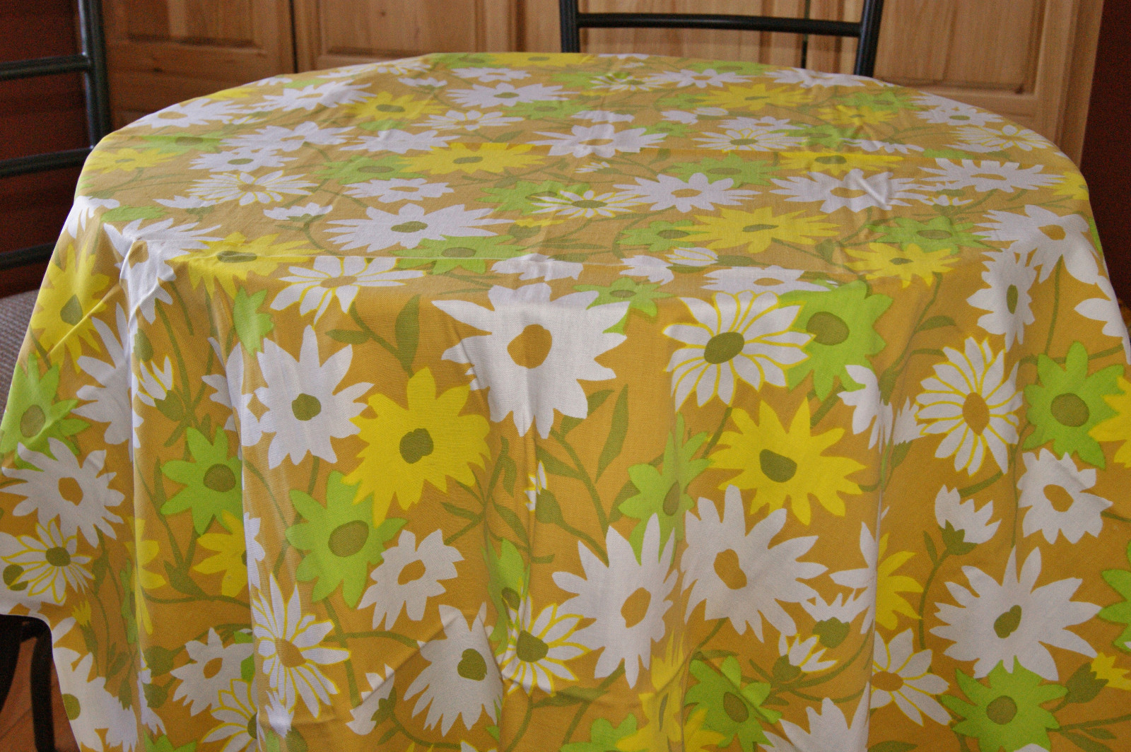 Beautiful Daisy Daisies Print Tablecloth  - Oblong - 67
