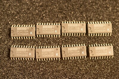 A pair (2pcs) NOS Burr-Brown PCM1704K PCM1704U-K SOP-20 DAC IC