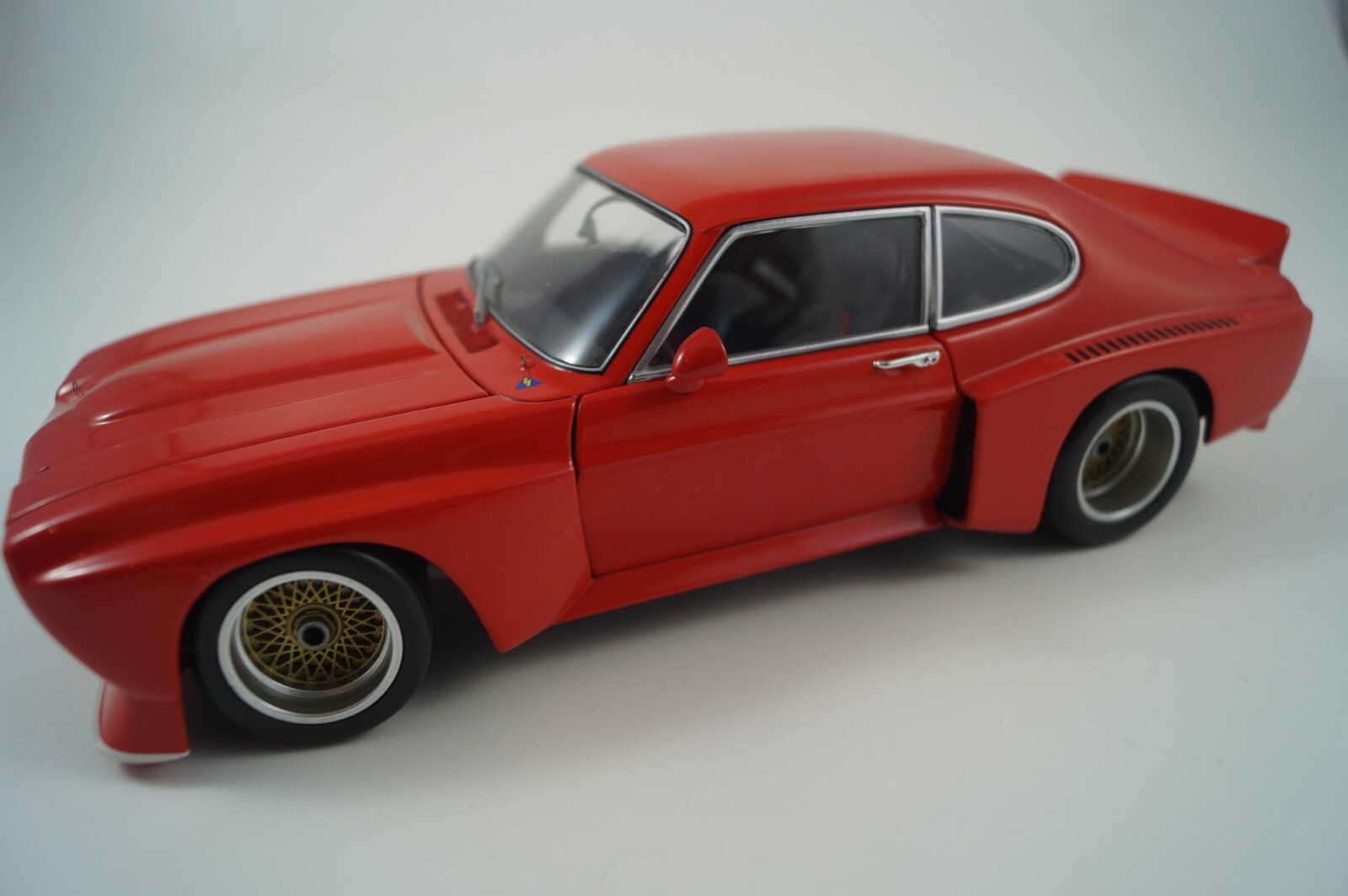 自動車 Minichamps Ford Capri RS 3100 1975 1:18 Minichamps Ford Capri RS 3100 1975 1:18 - メルカリ