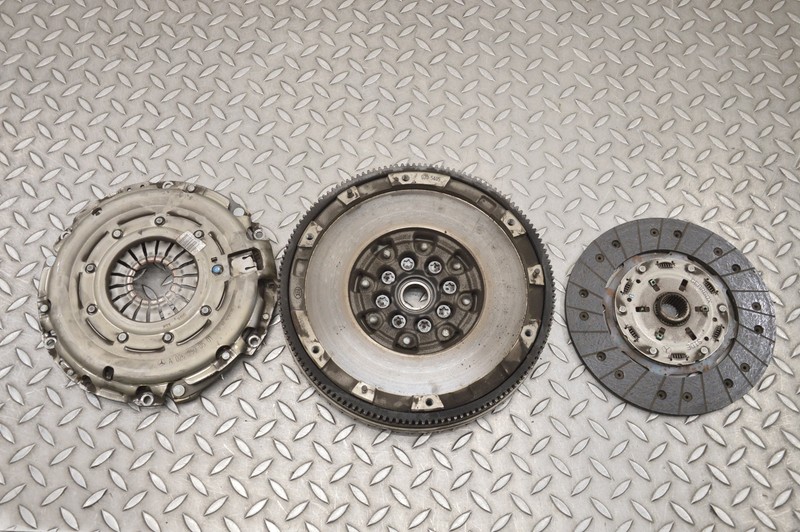 Kit D'Embrayage Mercedes C117 Disque De Volant Moteur A0262500501 Cla220cdi