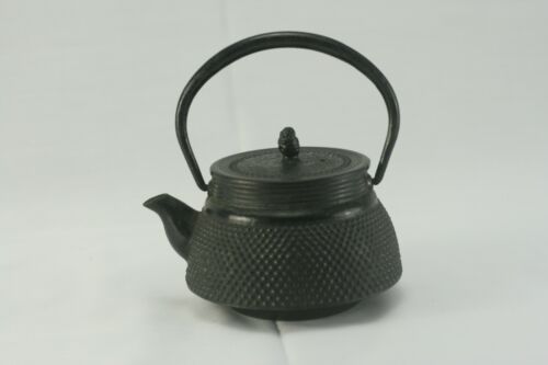 Antique Tetsubin tea pot arare small size