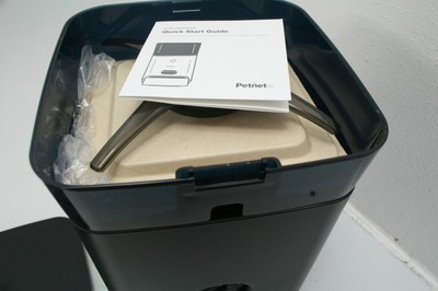 Petnet SmartFeeder 2nd Generation Dogs Cats Medium Black Smartphone SF20A-W