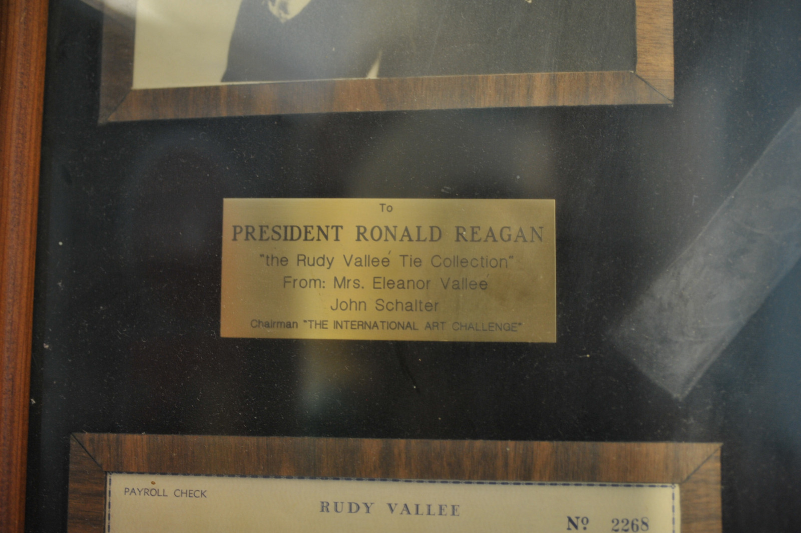 PRESIDENT RONALD REAGAN / RUDY VALLEE - CHARITY PLAQUE GIVEN TO PRESIDENT REAGAN