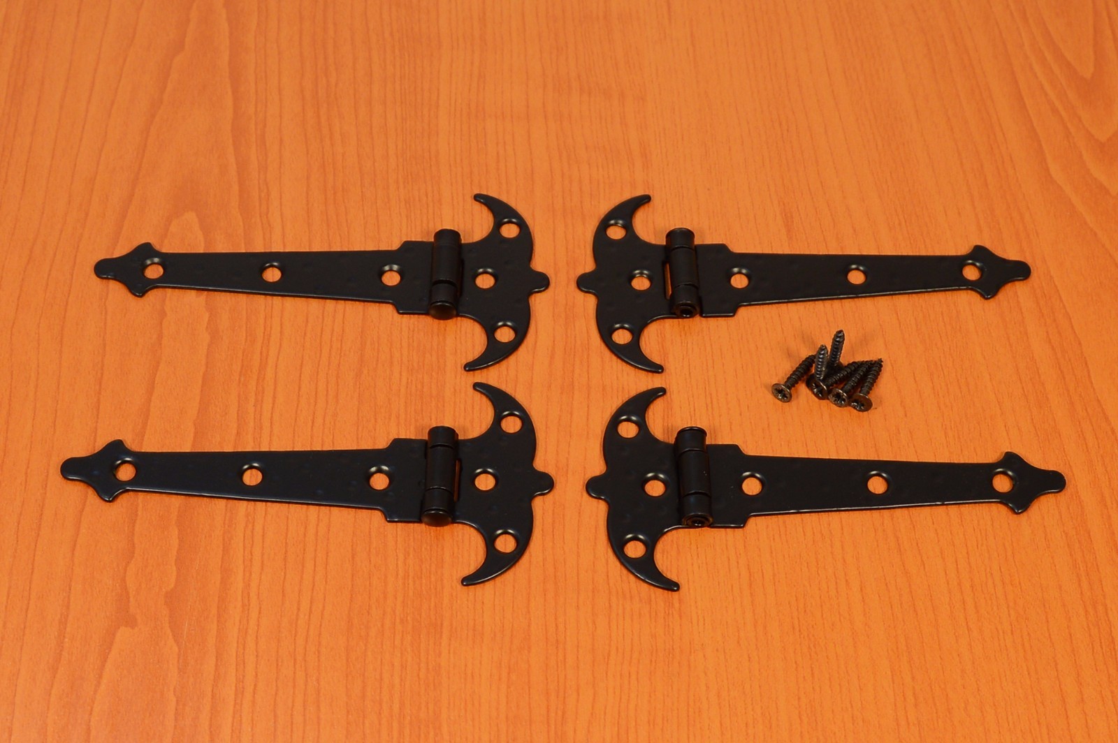 4x Scharniere Alte Beschläge im restaurierungsshop Möbelbänder ASYMMETRISCH kl.