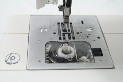 Singer | 7258 100-Stitch Computerized Sewing Machine with 76 Decorative Stitches