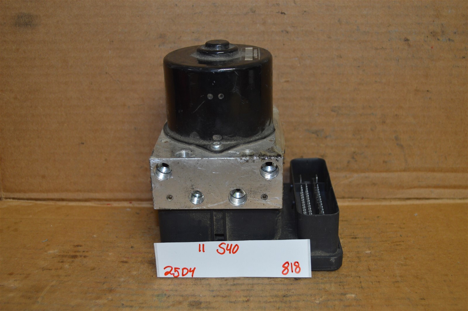 08-11 Volvo S40 ABS Pump Control OEM 31274907 Module 818