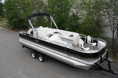 New 24 fish and fun Grand Island pontoon boat
