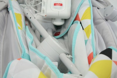 Fisher-Price Premium Auto Rock 'n Play Sleeper with SmartConnect Two Speeds