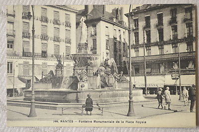 CPA '' NANTES - Fontaine Monumentale de la Place Royale