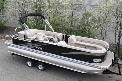 2685 Tmltz Tritoon pontoon boat with high performance tubes