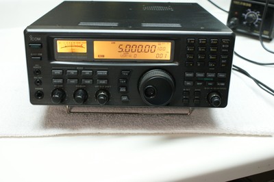 Icom IC-R8500 Wideband Communications 100 kHz - 1.999 GHZ. CW Filter & UT-102.