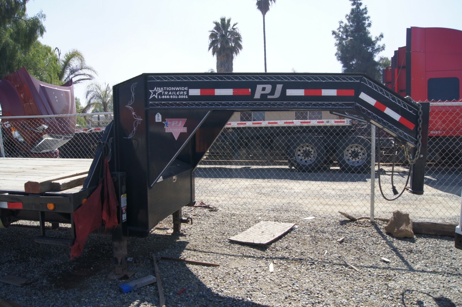 PJ Trailer 32` Long Flatbed Goose-neck