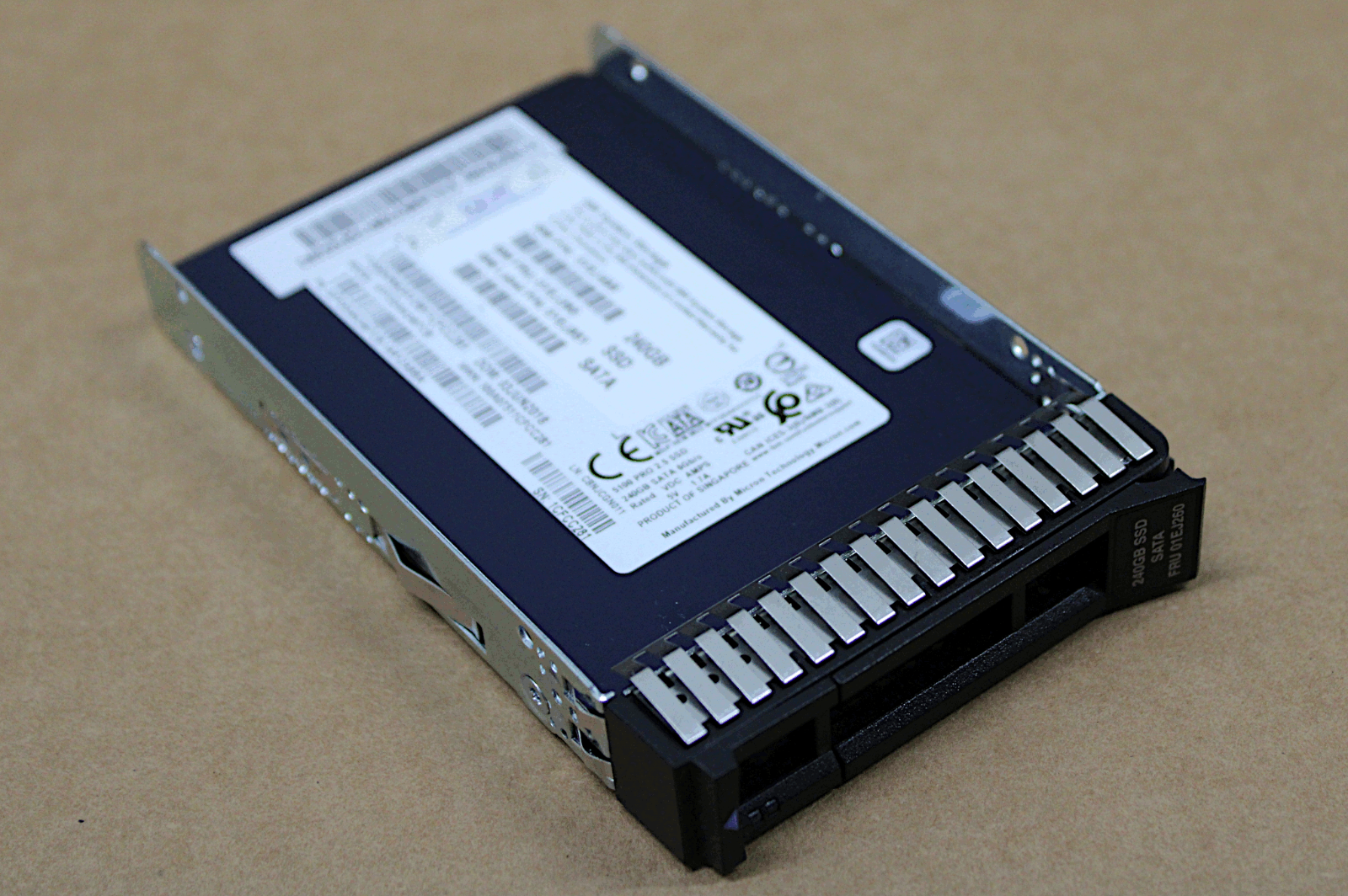 IBM 240Gb SSD SATA 6.0Gb 2.5 IBM 240Gb SSD SATA 6.0Gb 2.5
