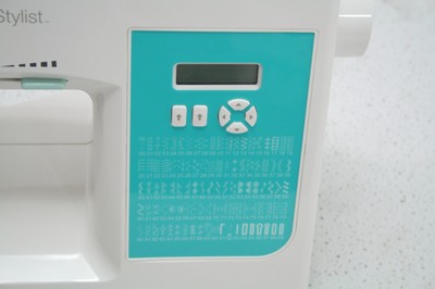 Singer | 7258 100-Stitch Computerized Sewing Machine with 76 Decorative Stitches