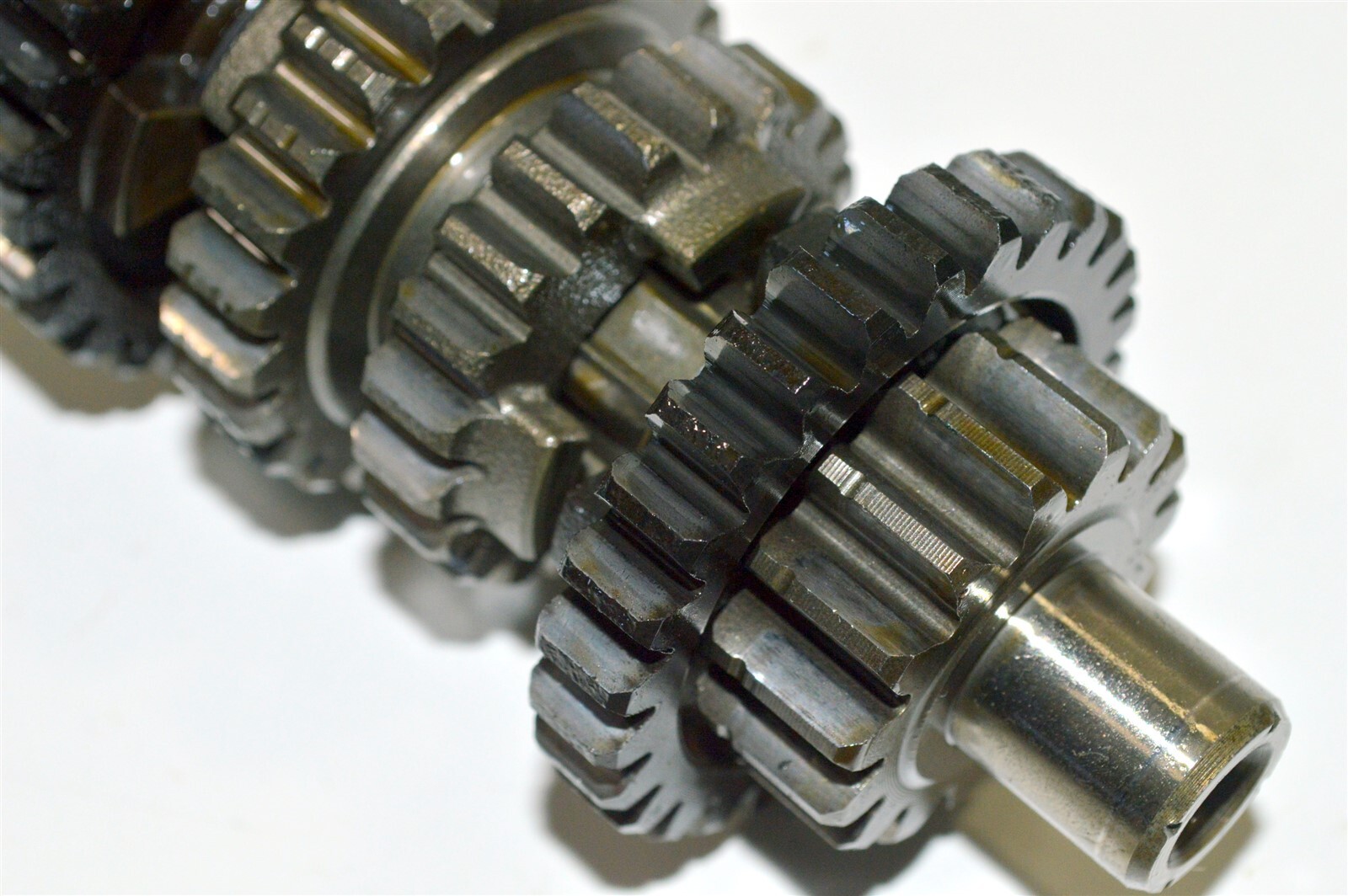 Yamaha XT 225 Transmission Main Shaft Axle Gears 4JG-17411-00-00