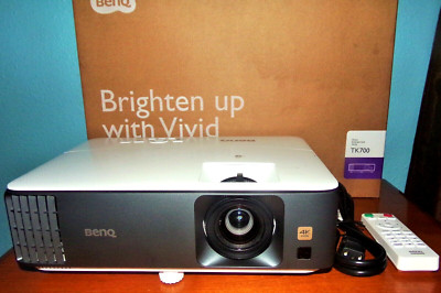 BenQ TK700 4K HDR 16ms 3200 Lumens Gaming DLP Projector Near Mint Amazing Image!