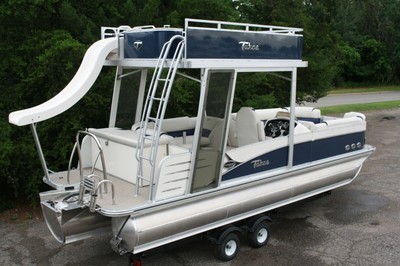 Scratch and dent sale- 2585 Funship with 175 and trailer