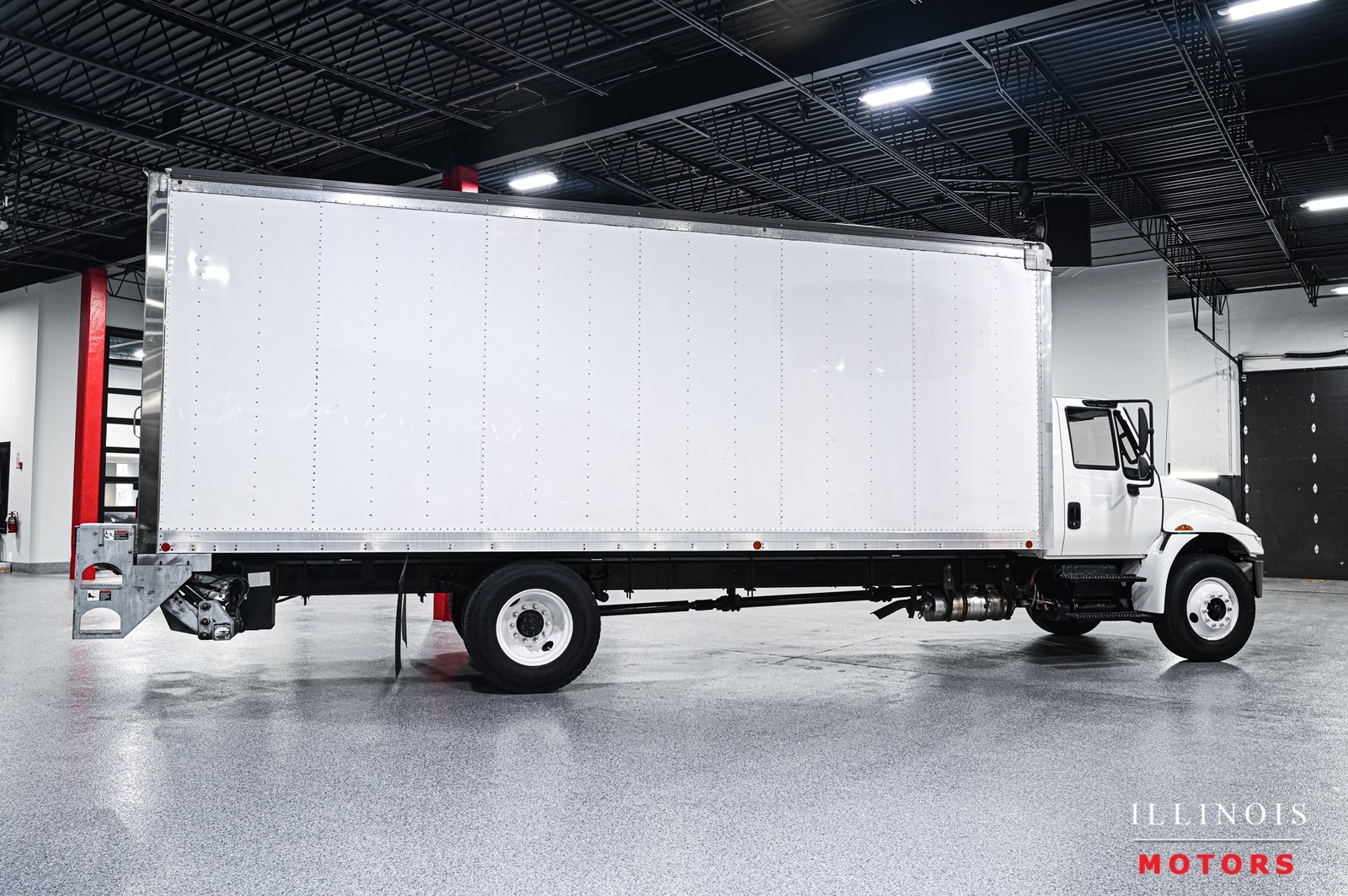 2018 International 4300 26ft Box Truck Liftgate Used International