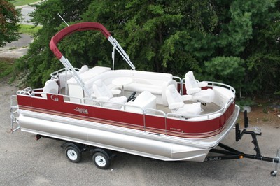 New triple tube 20 ft fish and fun pontoon boat with 115 and trailer