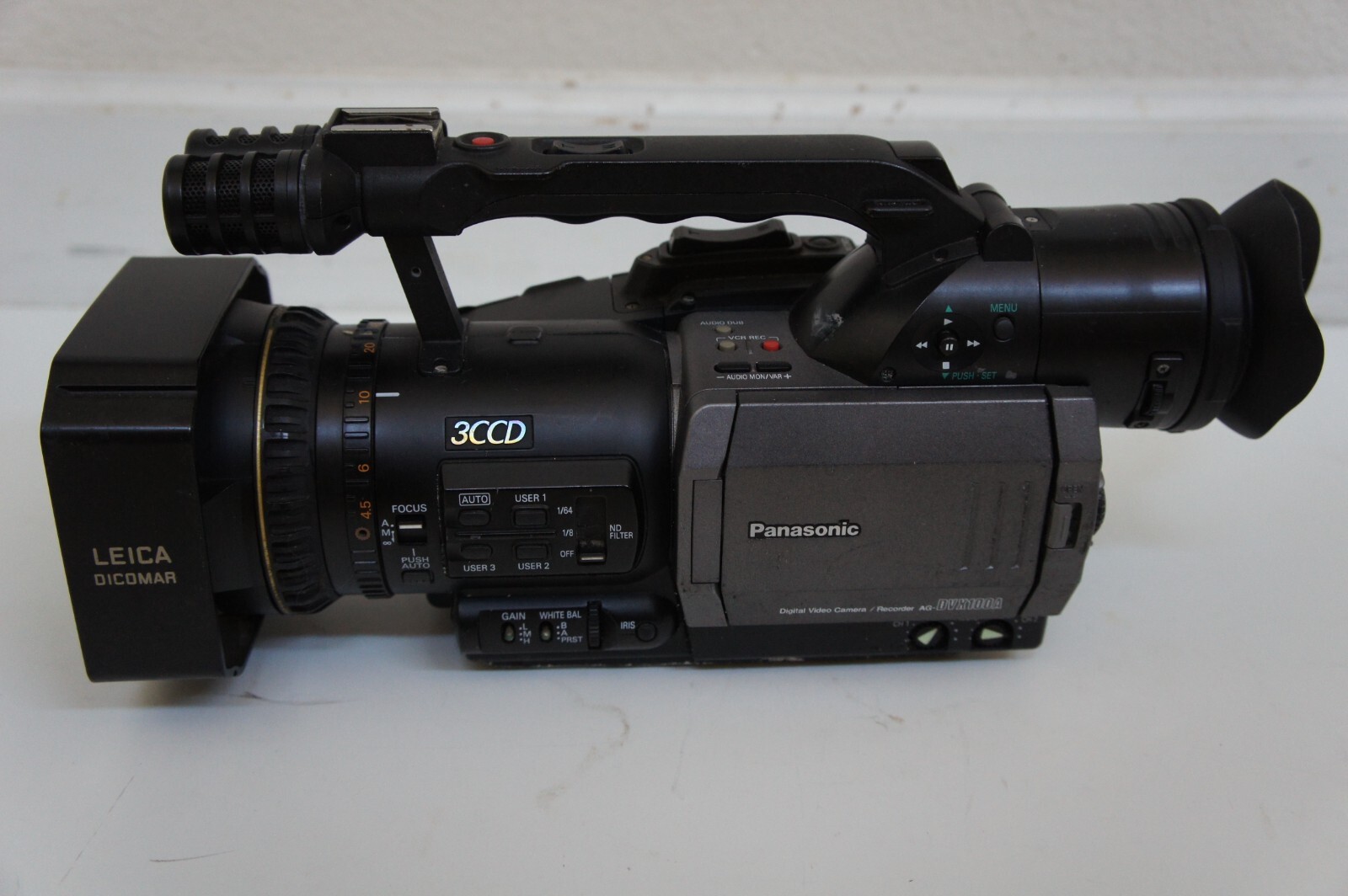 Panasonic AGDVX100A Digital Video Camcorder No Charger AS IS