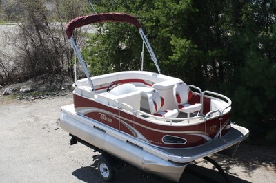 Last new 14 Ft pontoon boat -non current