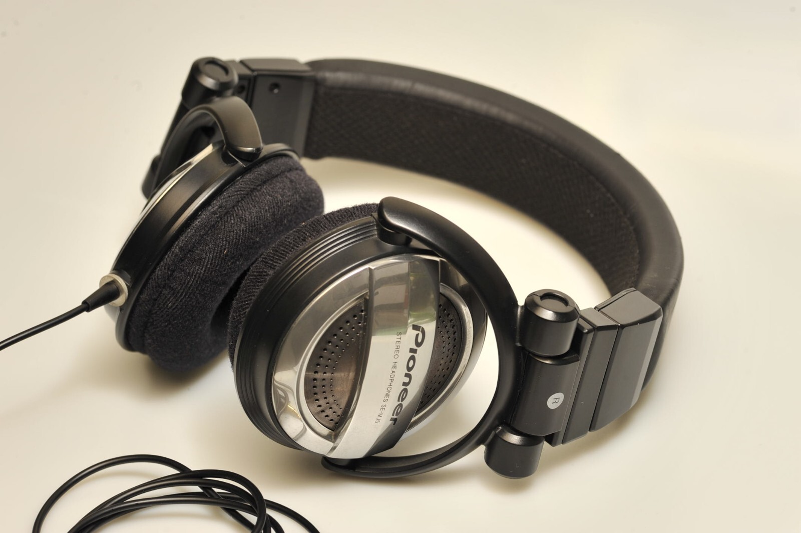 PIONEER 密閉型ダイナミックステレオヘッドホン SE-MJ 5 ヨドバシ.com - パイオニア PIONEER 密閉型ダイナミックステレオ