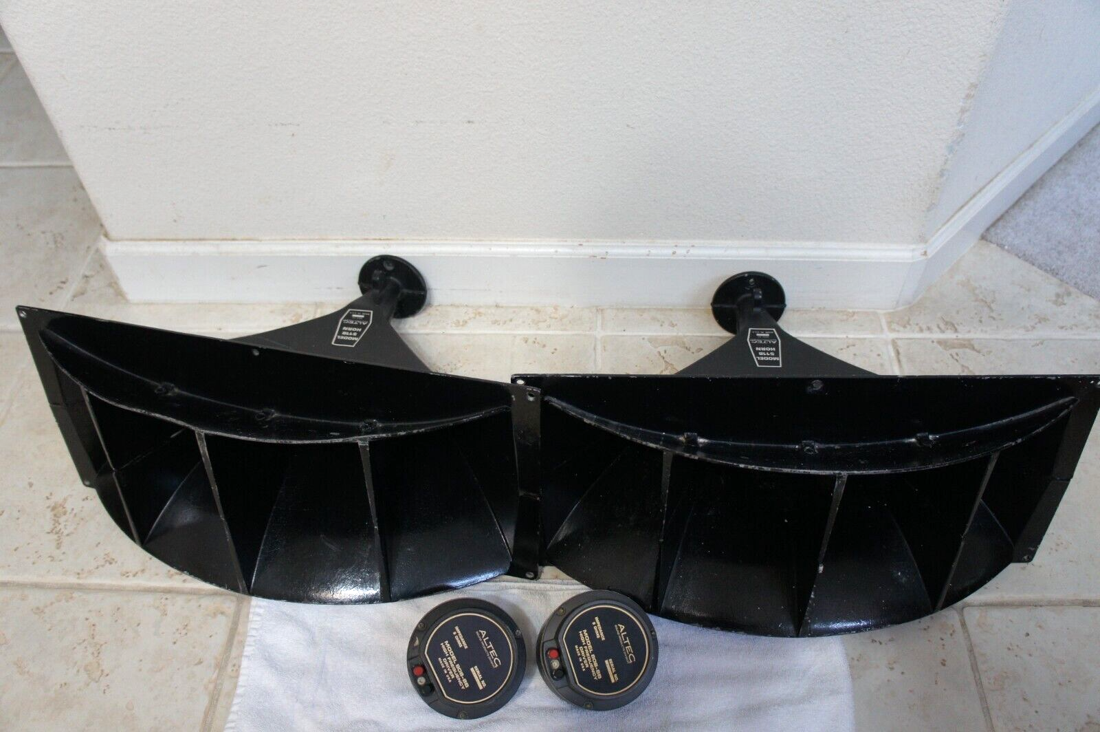 Pair Altec 808-8B Drivers With 511B Horns | eBay Pair Altec 808-8B Drivers With 511B Horns | eBay
